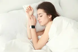 裸睡真的对身体好吗？真相了图片