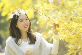 老妈给我介绍相亲对象，第一次见面我们就闪婚了图片