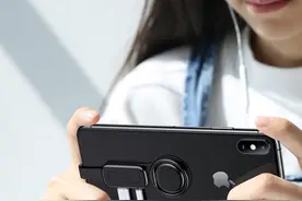 iPhone转换头老丢？这个无痕转换不挡手，边吃鸡、听歌，边充电！图片