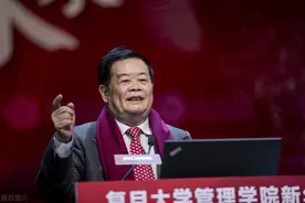 曹德旺捐款120亿，为何只给老家捐50万？我是被村民打出村的图片
