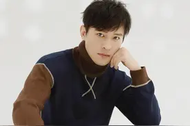 当红男星胡海锋牵手李玥：演艺圈一对低调恩爱的幸福夫妻图片