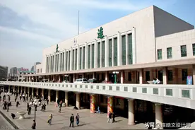 曾经亚洲最大的火车站，设计师用同一张图纸在中国跟日本各建一座图片