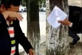 教练也有今天啊！学员考科三全挂科，教练崩溃抱大树痛哭图片