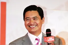 周润发和陈荟莲：人间自有深情，发哥和发嫂举案齐眉超过30年图片