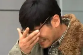 父母离世, 姐姐赶走瘸子弟弟, 10年后弟弟回家, 村妇一言弟弟傻住图片