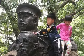孩子翻讲台，爬栏杆，青少年安全教育，从丰富孩子体验开始图片