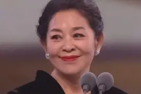金鹰奖最全看点：倪萍曝争议言论，赵丽颖犯迷糊，提词器全程抢镜图片