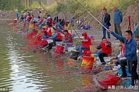 黑坑垂钓都有那些流氓钓法？想要黑坑上岸这些钓法需要统统学会图片
