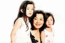 1998年，被陈冲领养“转让”的双胞胎女儿，后来怎么样了？图片