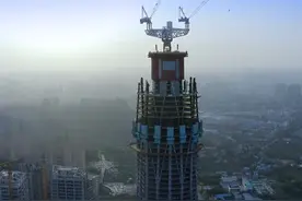 7天一层，成都第一高楼“蜀峰468”加速冲顶图片