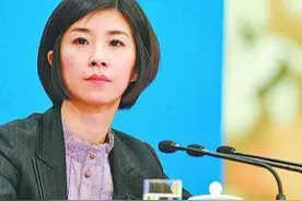 她是翻译界女学霸，8年7上总理记者会，竟然毕业后才转行当翻译图片