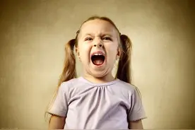 玻璃心、敏感爱哭，这些出现在孩子身上的问题，可能是这三点所致图片