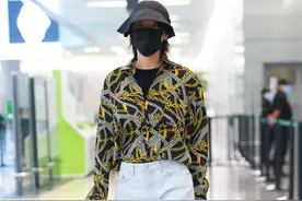 婚后的张馨予画风大变！金钱印花风格港风十足，又帅又有魅力图片