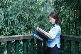 《菜根谭》：与其让人当面夸你，不如背后少些埋怨图片