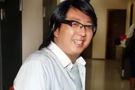 好心寒啊！袁惟仁再次跌倒重度昏迷，一对儿女却忙着跟他姐姐开撕图片