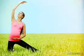3个早孕瑜伽体式帮助找到平衡 对腰痛 恢复体力和消除恶心有好处图片