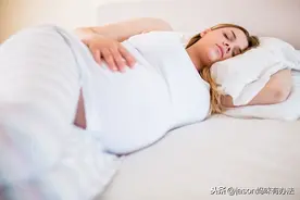 孕晚期翻来覆去睡不着？过来人给你支这5招，一觉睡到大天亮图片