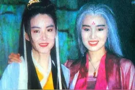 巩俐林青霞珍贵合影流出，两位女神罕见同框，网友：巩俐竟然输了图片