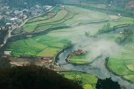 我国发现隐居700年村庄，现实版“桃花源记”，入口十分隐蔽图片