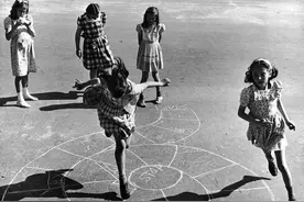 老照片 | 1940年的纽约街头：这群美国小孩是否勾起了你的童年？图片