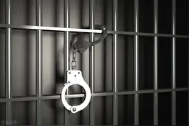女子花6.4万雇人偷偷跟踪丈夫“私家侦探”被抓判了两年半图片