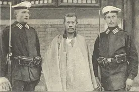 老照片：德军镜头下1900年的北京，清军军官被捕，百姓被抓壮丁图片