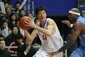 从田径改打篮球的南通天才，27岁意外成为CBA最年轻主教练图片