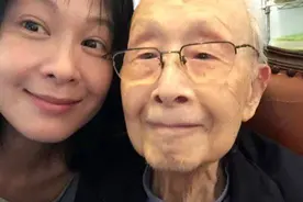 一路走好！刘若英父亲离世享年92岁，心态乐观住院时还坚持追剧图片