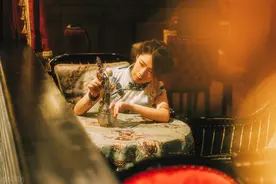 张爱玲《小艾》：五太太的一生告诉我们，什么样的男人不值得爱图片