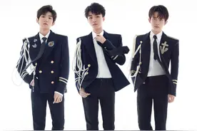 TFBOYS老板李飞邋遢现身重庆“红旗河沟”，网友评论扎心了图片
