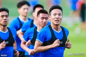 邓卓翔亮相，武汉三镇在等待中两手备战，能否递补中甲将见分晓图片