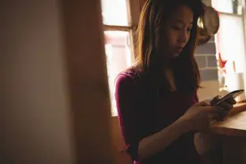 小说：和初恋复合后怀孕，谁知他却威胁我，想结婚就别要腹中孩子图片