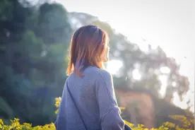错过的缘分里，藏着我们数不清的犹豫图片