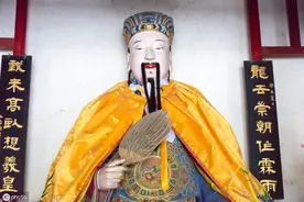 空城计，司马懿为啥不派队小兵去试探呢？里面藏着深深的职场智慧图片