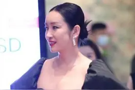 有一种“显壮”，叫秦海璐穿黑色袒胸礼服，不好看还毁气质图片