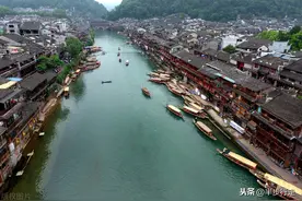 闲聊：凤凰古城有诗里描写的风景，也有自驾停车难的困惑图片