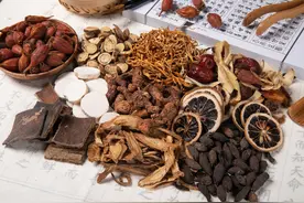 酒是寒性还是热性？中医观念，饮者须知，非标新立异，勿南辕北辙图片