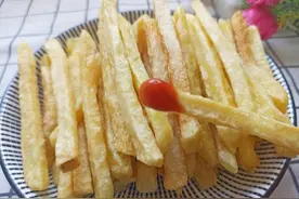 简单的三个土豆，一把淀粉，让你的下午充满幸福感图片