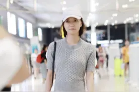 王珞丹气质不一般，这么“老气”的灰色针织衫，也能穿出高级气场图片