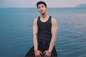 金瀚不愧是军人世家，穿背心大秀手臂肌肉，硬汉形象一目了然图片
