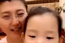 闫学晶当外婆后又生二胎，老来得女直呼幸福，实则“力不从心”图片