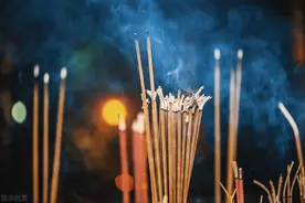 为啥说“穷人越拜佛越穷，富人越烧香越富”？感觉是故意为之图片