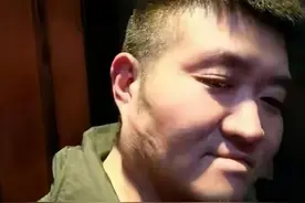 当着姜昆、冯巩的面，苗阜被张玉浩打，岂是义子为父出头那么简单图片