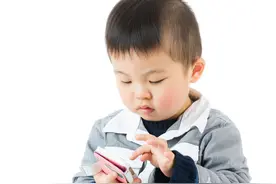 警惕“倒退型”的自闭症儿童，有几个要点家长必须知道图片