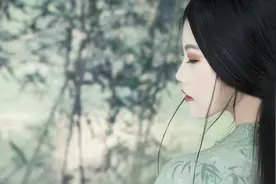 故事：听到三胞胎被王爷送出府，王妃出逃去寻子，王爷后悔忙追妻图片
