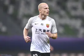 穆伊登场！中超“光头帮”再添一成员，十个光头九个强图片