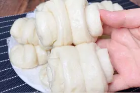 香甜松软，一岁宝宝版花卷，宝宝自己拿着吃，宝妈们快做起来吧图片