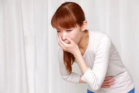 女子恶心呕吐，拒绝医生用药，开始肌肉溶解时医生大呼“误诊了”图片