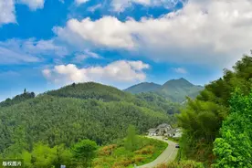 距离保定市区40公里，满城龙门峡谷溪水潺潺，鸟语花香图片