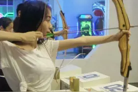 偷拍射箭的小美女图片